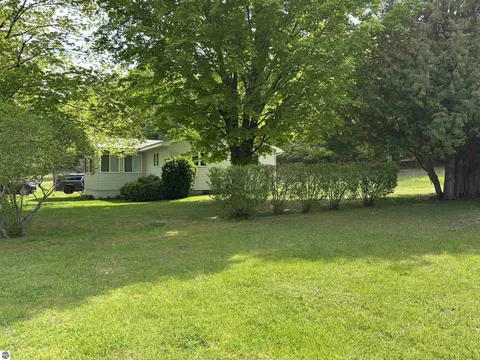 9364 N Manitou Trl, Northport, MI 49670