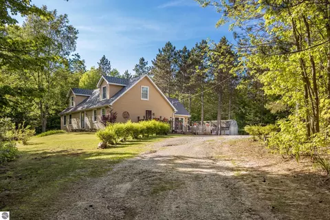 7488 Traverse Rd, Thompsonville, MI 49683