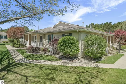 2816 Emerald Blf, Traverse City, MI 49684