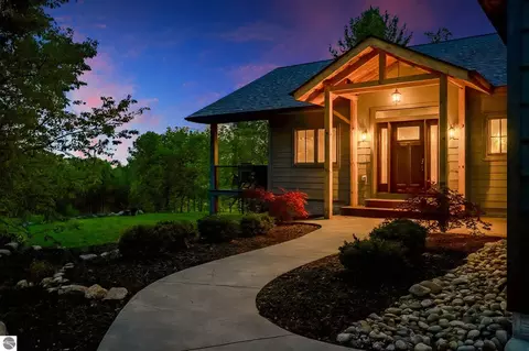 4478 Horseshoe Path, Bellaire, MI 49615