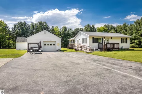 1836 Hanmer Rd, Benzonia, MI 49616
