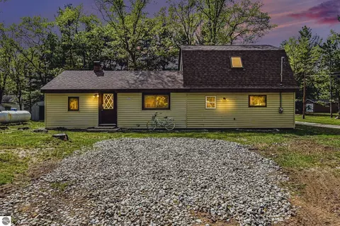 4359 Deerland Rd, Oscoda, MI 48750