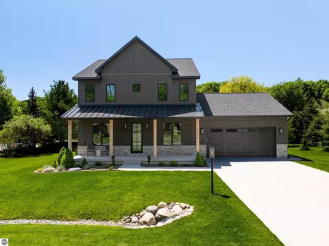 9336 E Summerfield Dr, Traverse City, MI 49684