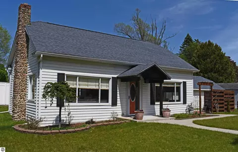 400 Bridge, East Tawas, MI 48730