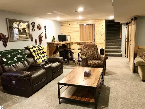 Living - 700 E 702 E Remus Rd, Mount Pleasant, MI 48858 photo 3 of 6