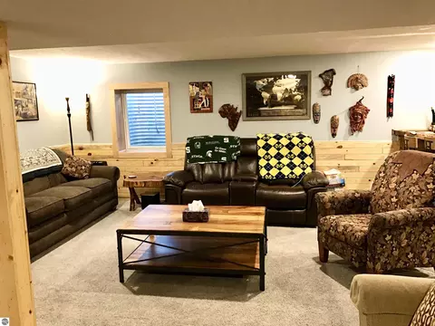 Living - 700 E 702 E Remus Rd, Mount Pleasant, MI 48858 photo 4 of 6