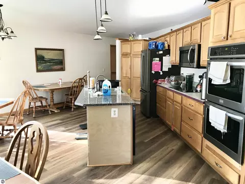 Kitchen - 700 E 702 E Remus Rd, Mount Pleasant, MI 48858 photo 5 of 5