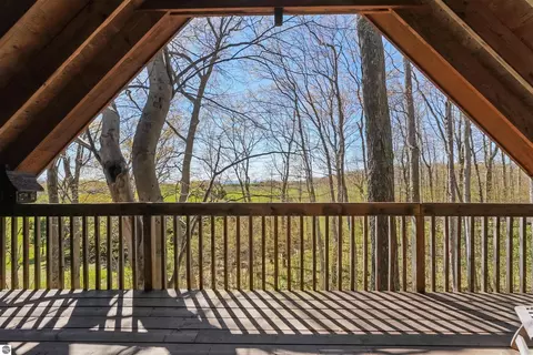 9779 E Johnson Rd, Northport, MI 49670