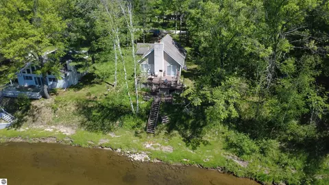 1456 Rifle River Dr, Prescott, MI 48756