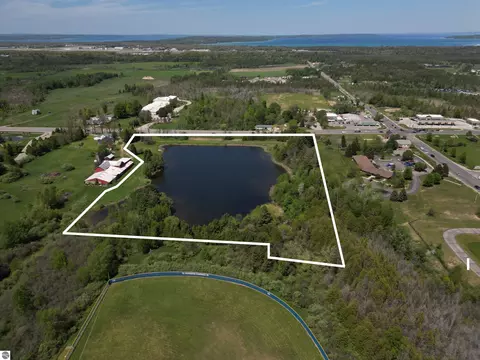 780 E Hammond Pl E, Traverse City, MI 49684