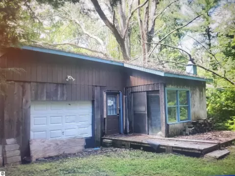 4684 S One Rd, Harrietta, MI 49638