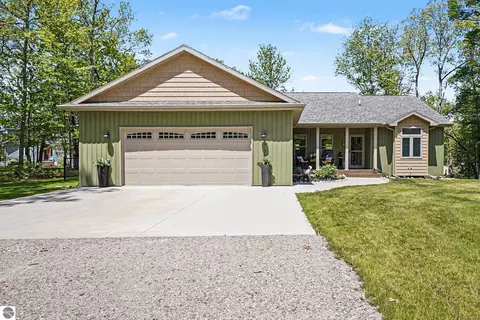 1735 Iroquois Trl, National City, MI 48748