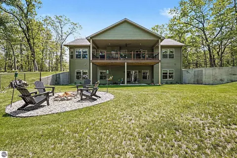 1735 Iroquois Trl, National City, MI 48748
