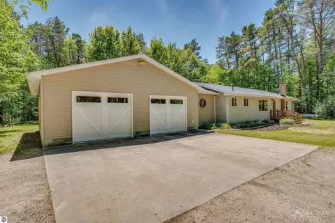 1767 W Greenwood Rd, Alger, MI 48610