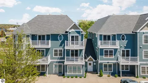 100 Hope St #209, Traverse City, MI 49684