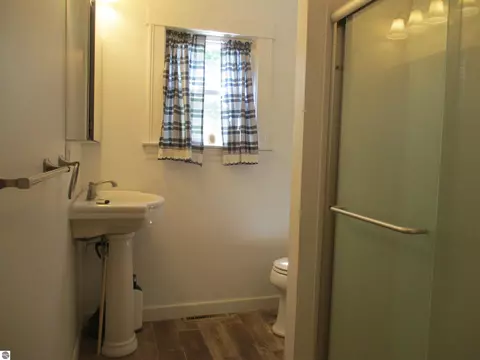 Bath - 621 Wright St, Breckenridge, MI 48615 photo 1 of 1