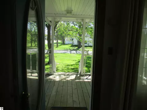 Exterior - 621 Wright St, Breckenridge, MI 48615 photo 2 of 15