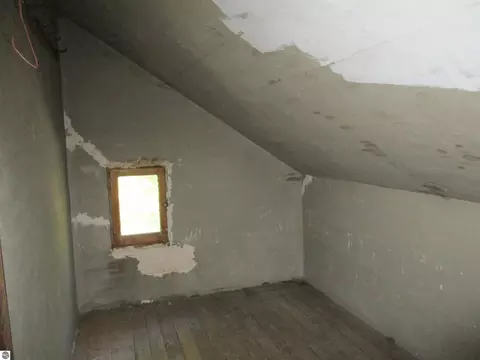 Bedroom - 621 Wright St, Breckenridge, MI 48615 photo 9 of 10