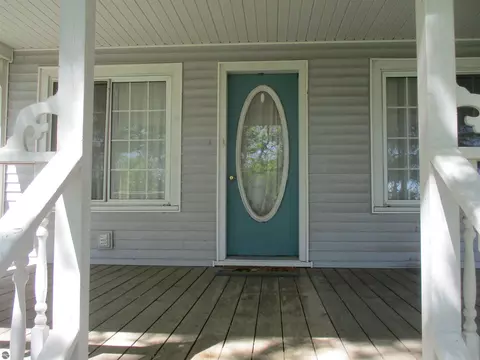 Exterior - 621 Wright St, Breckenridge, MI 48615 photo 1 of 15