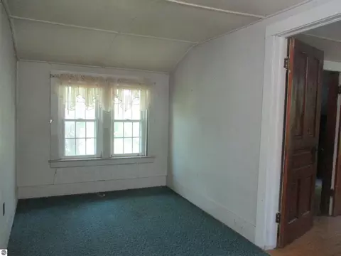 Bedroom - 621 Wright St, Breckenridge, MI 48615 photo 6 of 10