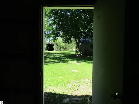 Exterior - 621 Wright St, Breckenridge, MI 48615 photo 15 of 15