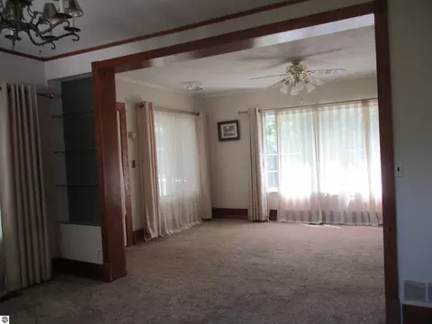 Living - 621 Wright St, Breckenridge, MI 48615 photo 3 of 4