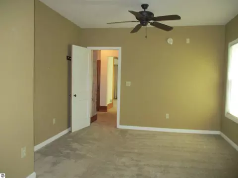 Bedroom - 621 Wright St, Breckenridge, MI 48615 photo 2 of 10