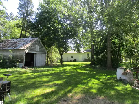 Exterior - 621 Wright St, Breckenridge, MI 48615 photo 8 of 15