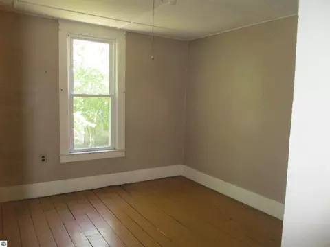 Bedroom - 621 Wright St, Breckenridge, MI 48615 photo 7 of 10