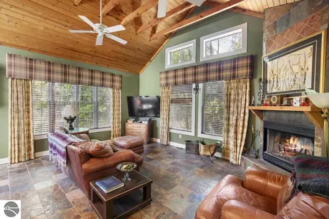 214 Newman St, Charlevoix, MI 49720