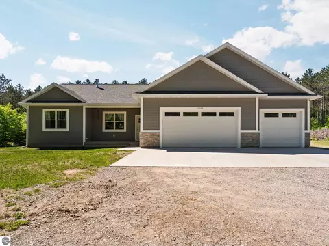 12623 S Fleetwood Ct, Empire, MI 49630