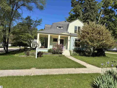 407 N N Brg, Bellaire, MI 49615