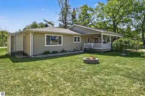 Exterior - 600 Second Ave, Hale, MI 48739 photo 4 of 6