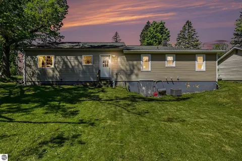 Exterior - 600 Second Ave, Hale, MI 48739 photo 2 of 6