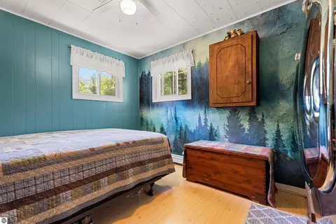 Bedroom - 2670 Plainfield Rd, Hale, MI 48739 photo 2 of 2