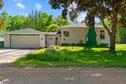 Exterior - 2670 Plainfield Rd, Hale, MI 48739 photo 6 of 12