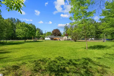 Exterior - 2670 Plainfield Rd, Hale, MI 48739 photo 8 of 12