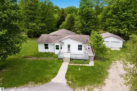 90 S Haze Rd, Beulah, MI 49617
