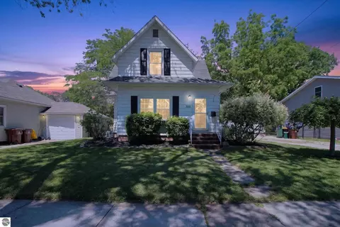 308 Orchard St, Alma, MI 48801