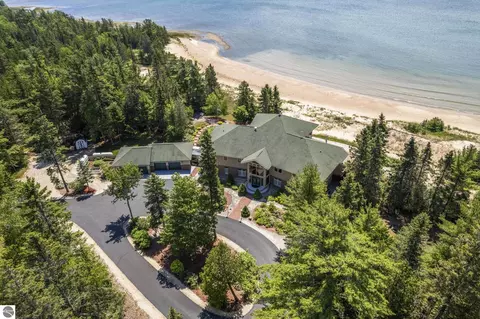 5343 Michibay Dr, Manistique, MI 49854