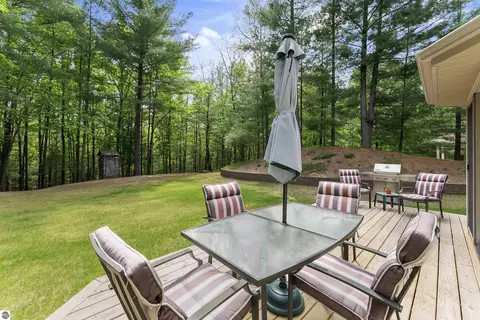 4340 Hampshire Dr, Williamsburg, MI 49690