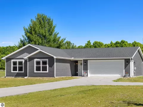 18880 Lance Ln, Interlochen, MI 49643