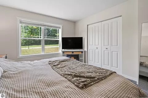 Bedroom - 18880 Lance Ln, Interlochen, MI 49643 photo 4 of 8