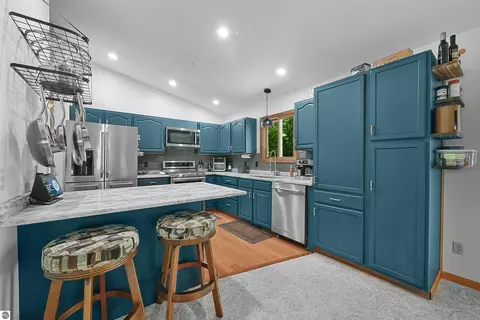 10159 Council Oak Dr, Traverse City, MI 49686