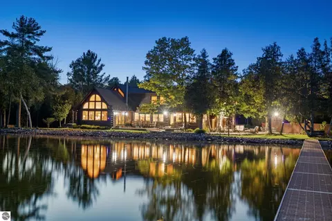 8601 Strawberry Point Rd, Grawn, MI 49637