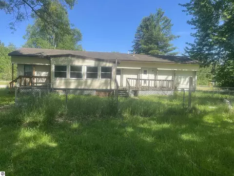 Exterior - 704 Delano Rd, Au Gres, MI 48703 photo 1 of 3