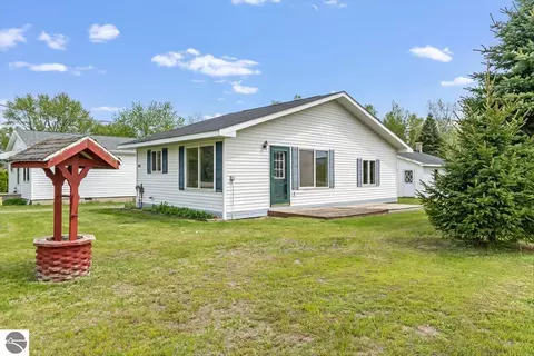 Exterior - 418 E Main St, Hale, MI 48739 photo 2 of 5