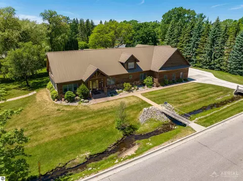 173 N Second St, West Branch, MI 48661