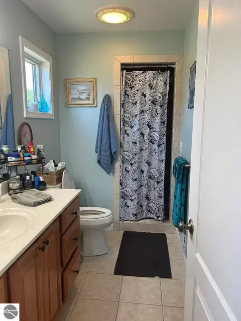 Bath - 2899 Midshipman Dr, Au Gres, MI 48703 photo 2 of 2