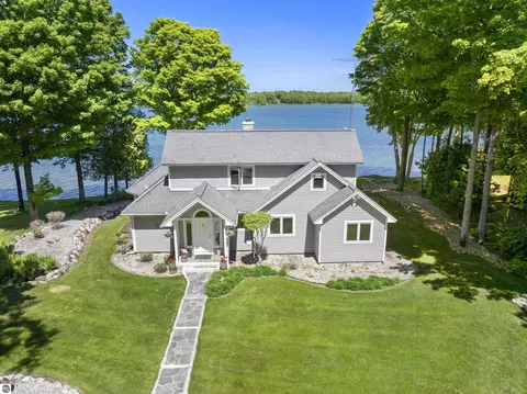 3154 Bancroft Rd, Honor, MI 49640